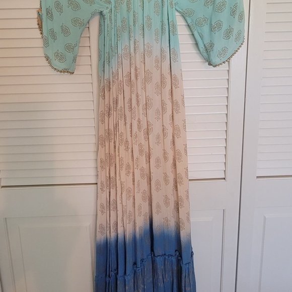 Elegant Mint Green and Cream Maxi Dress - Picture 3 of 10